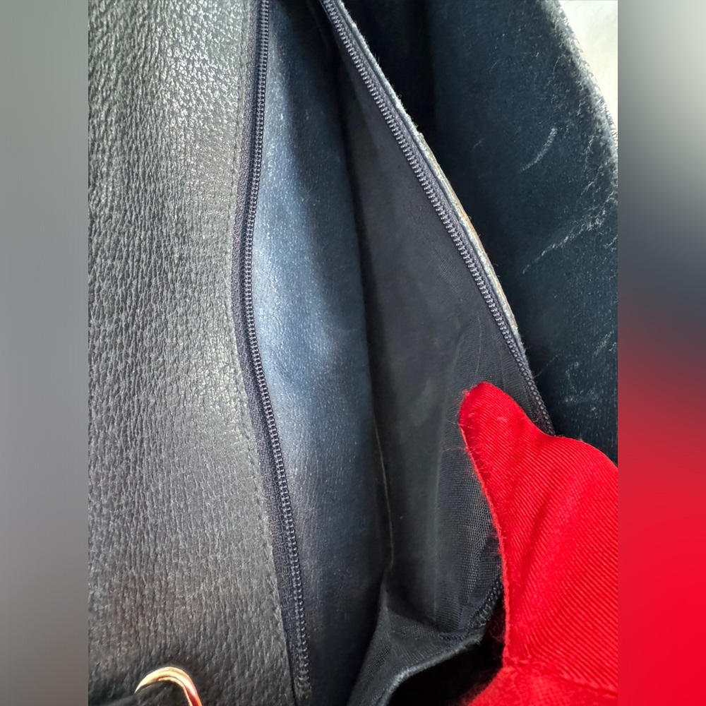 Gucci Vintage Monogram Crossbody - Picture 6 of 13